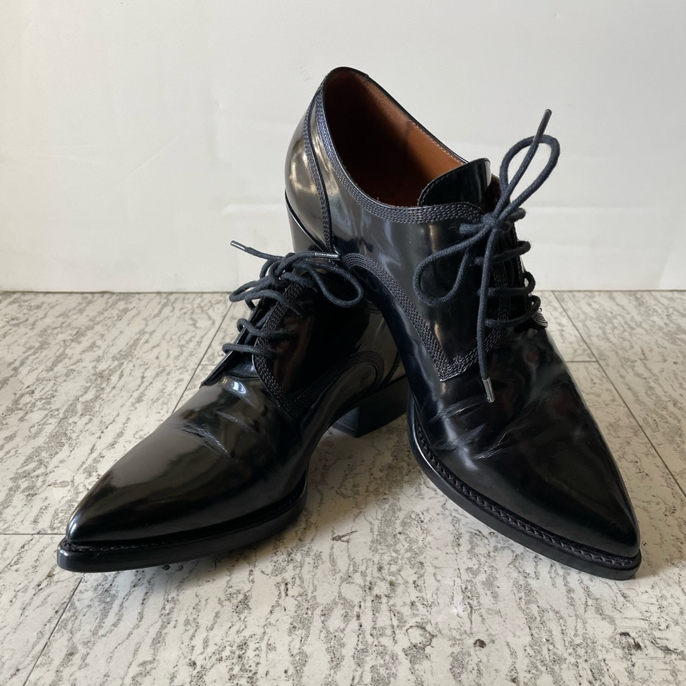Valentino Garavani Patent-Leather Brogues size IT 38
